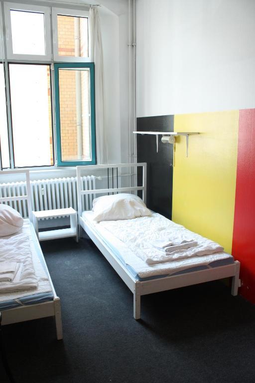 Baxpax Kreuzberg Hostel Berlim Exterior foto
